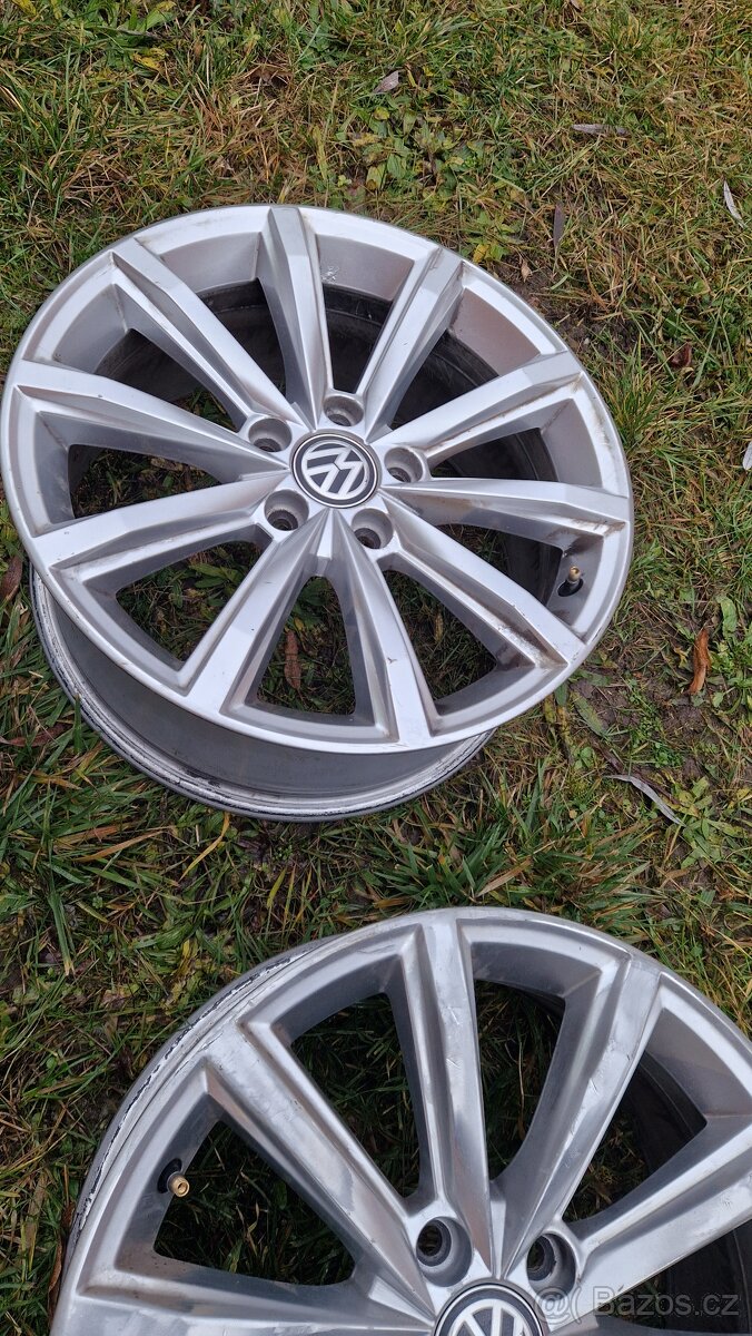 London 215 55 R17 - 2