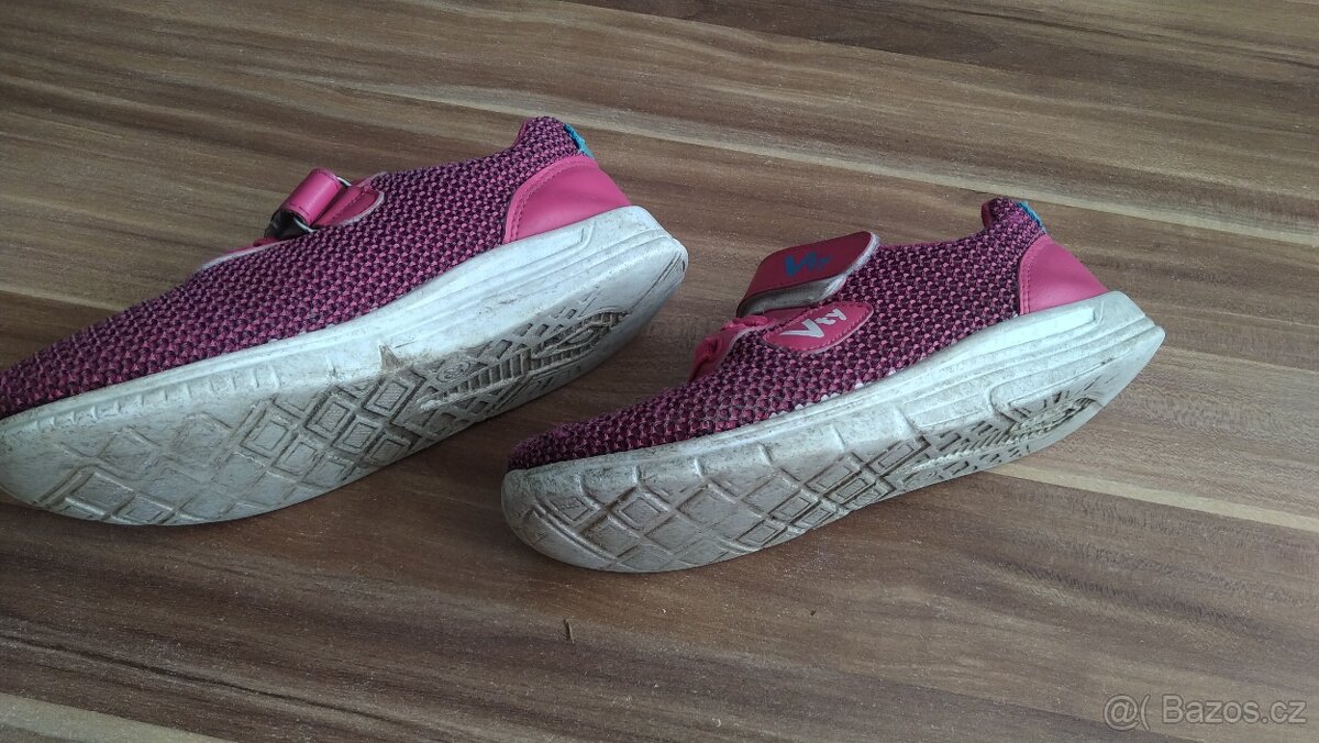 Dívčí botasky na suchý zip, vel. 33 - 2