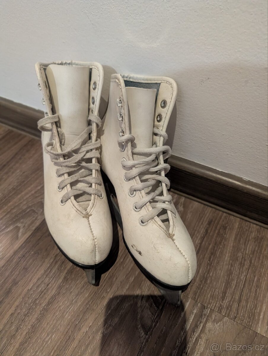 Brusle dívčí vel. 32 - 2