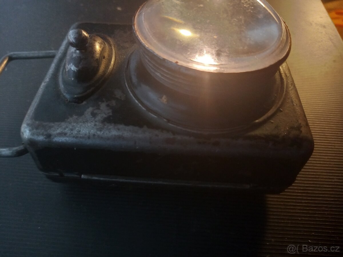 Stará svítilna, baterka - 2