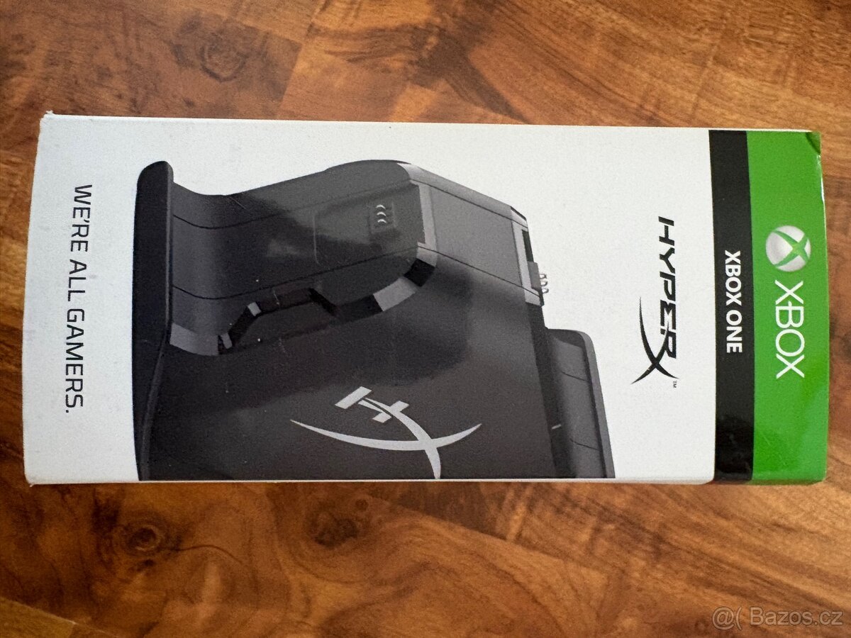 Nabíjecí stojan k Xbox ovladačům - 2
