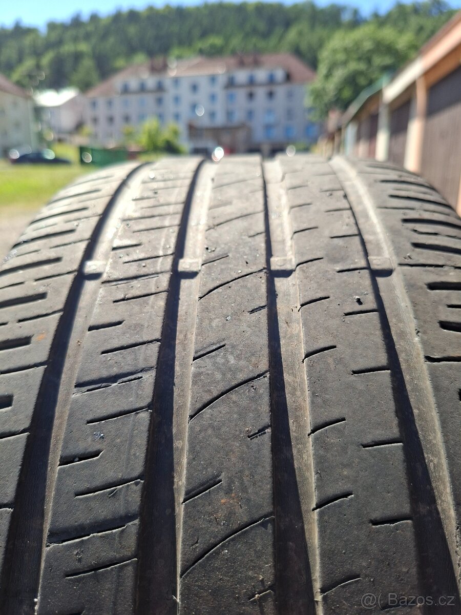 Letní pneu 245/45 R18 Barum - 2