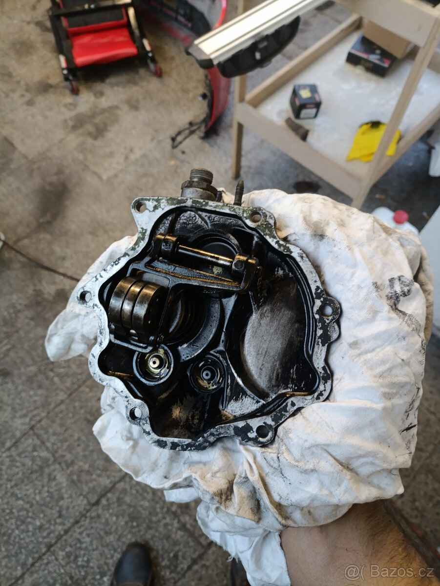 W124 W201 podtlakova pumpa - 2