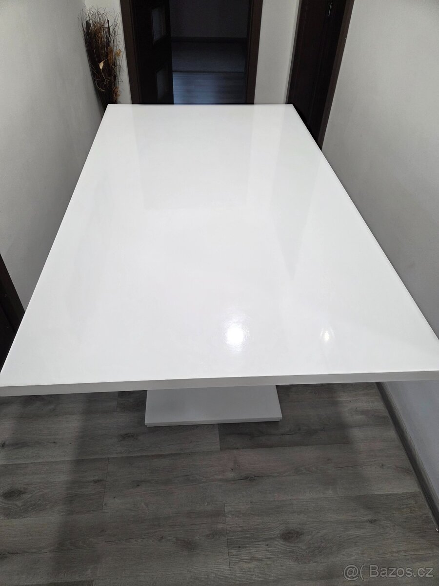 Jídelní set: Stůl + 4 židle - 2