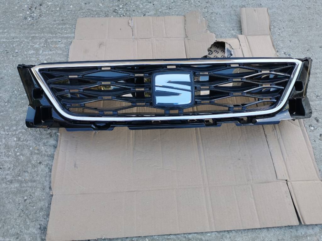 SEAT ATECA MASKA ZNAK RADAR - 2