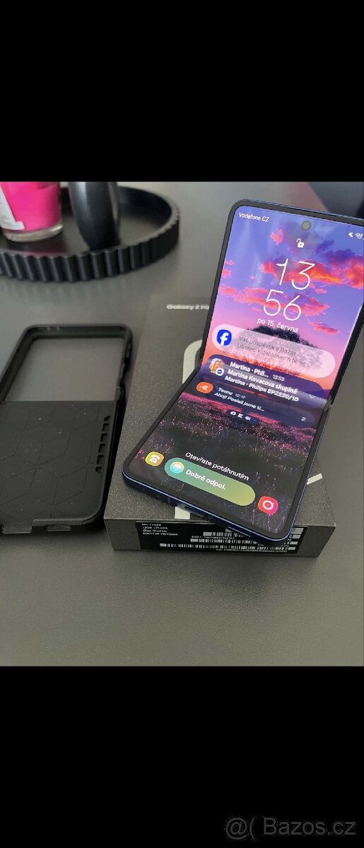 Samsung Galaxy Z Flip7 - 2