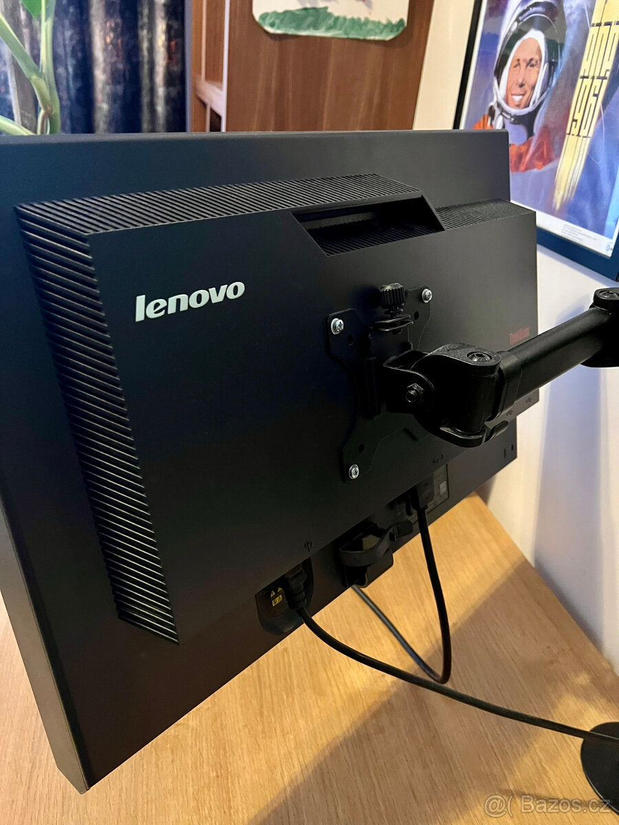 Monitor Lenovo ThinkVision L220xwC - 2