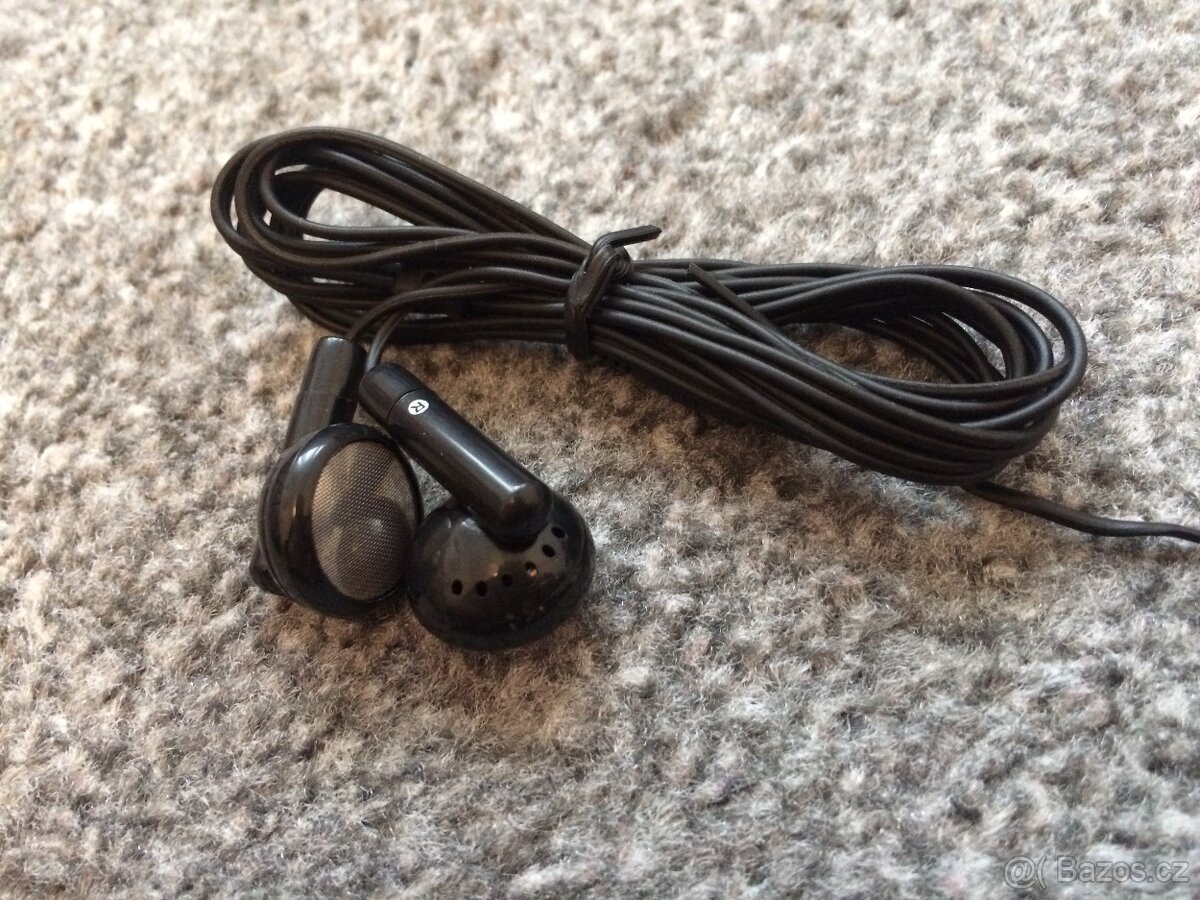 Sluchátka, více kusů-viz inzerát - 2