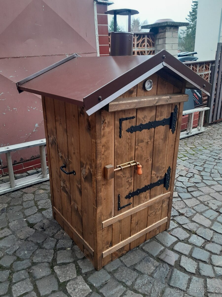 Dřevěná udírna - 2