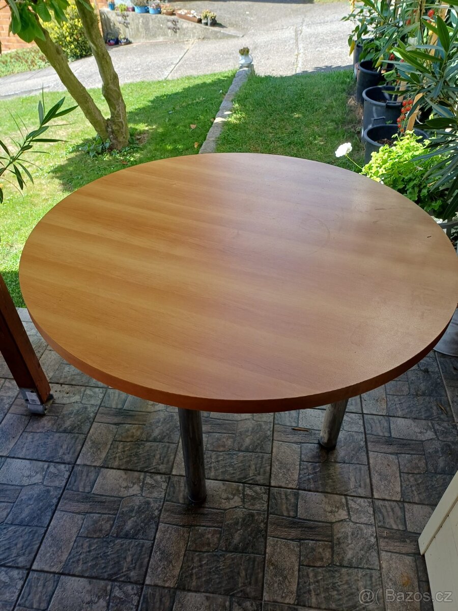 Jídelní stůl - kulatý - 2