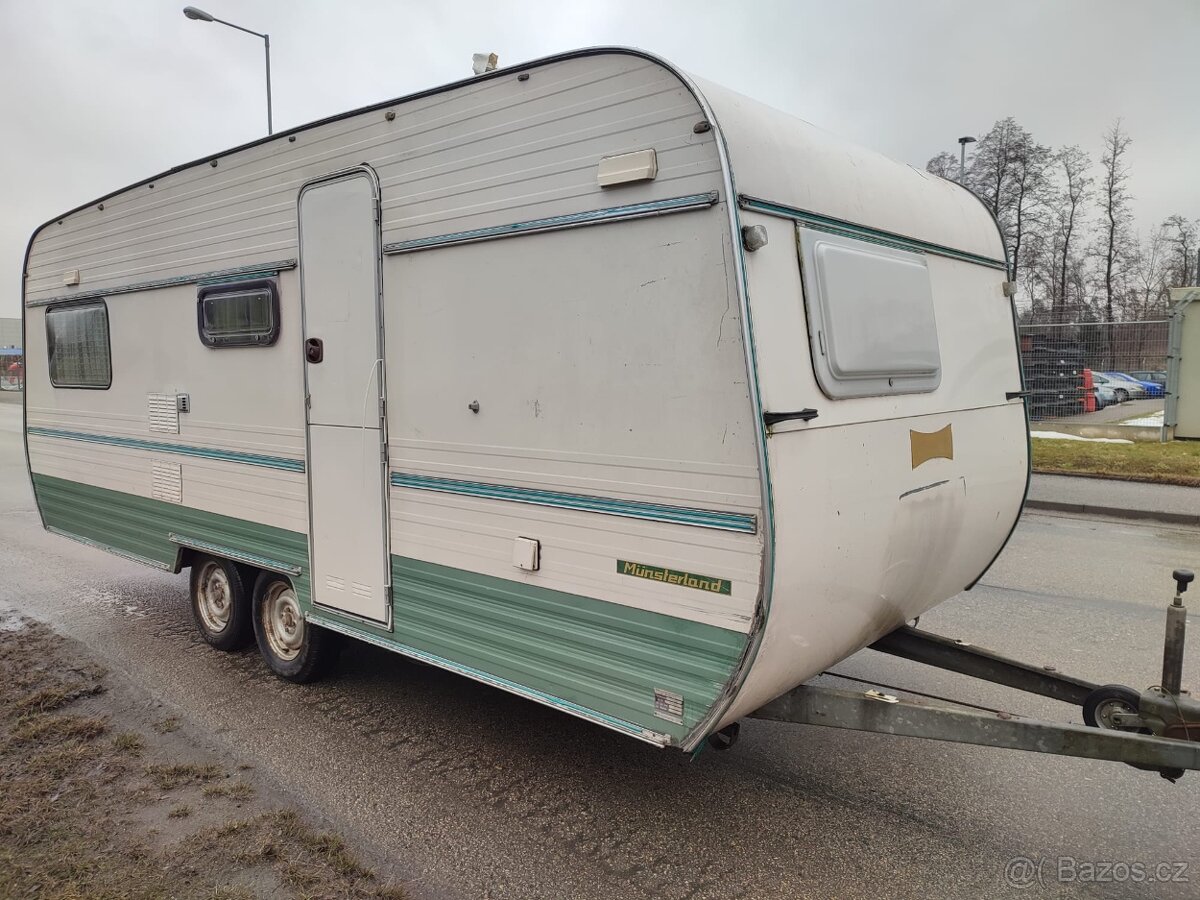 karavan LMC , palandy , šířka 2,5m. SUCHÝ - 2