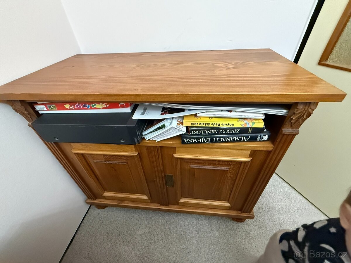 TV stolek, komoda a konfereční stůl - 2