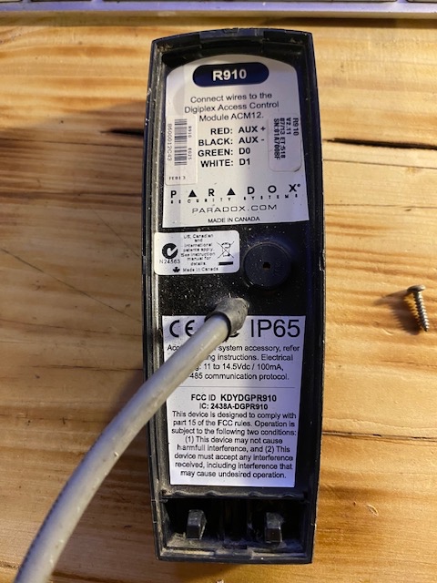 R910 VENKOVNÍ BEZKONTAKTNÍ ČTEČKA PARADOX - 2