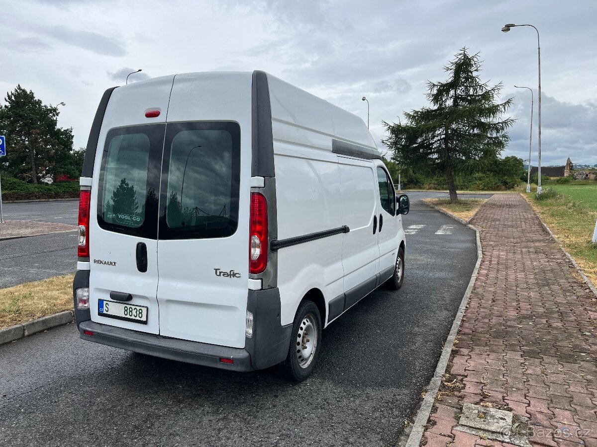 Renault Trafic MAXI 2.0Dci L2H2 rok 2010 - 2