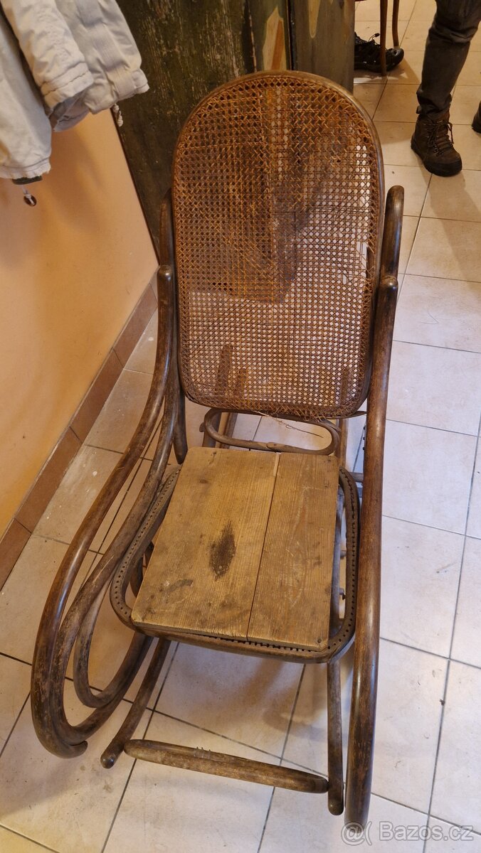 Houpací křeslo TON - 2