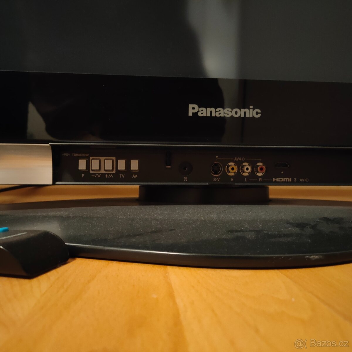 Televize Panasonic VIERA TH-42PX700E + set top box - 2