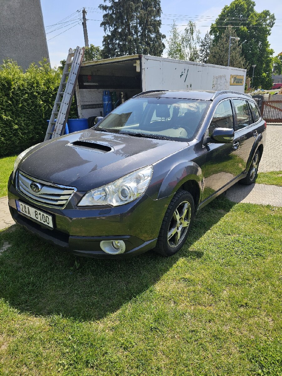 Subaru Outback 2.0 D v celku, mebo na díly. - 2