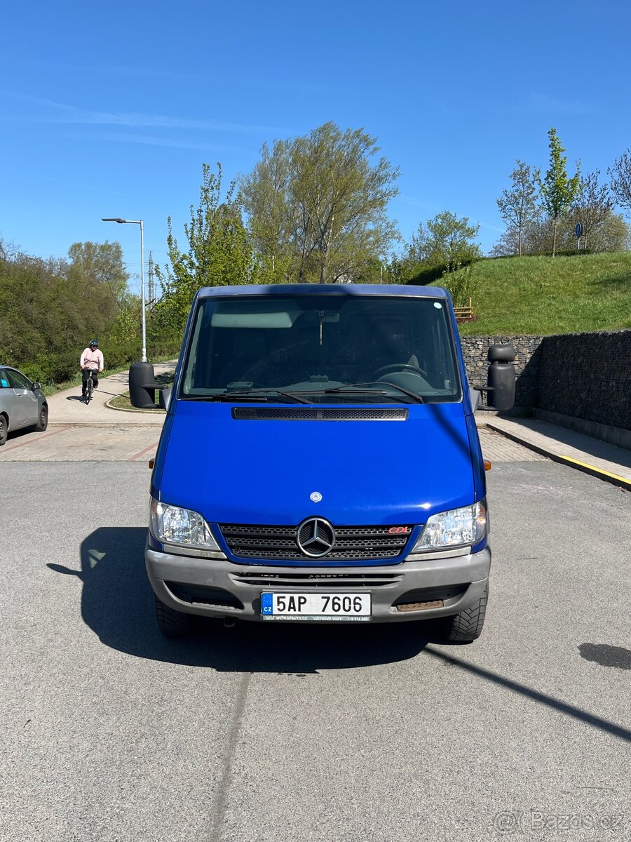 Mercedes Odtahovka - 2