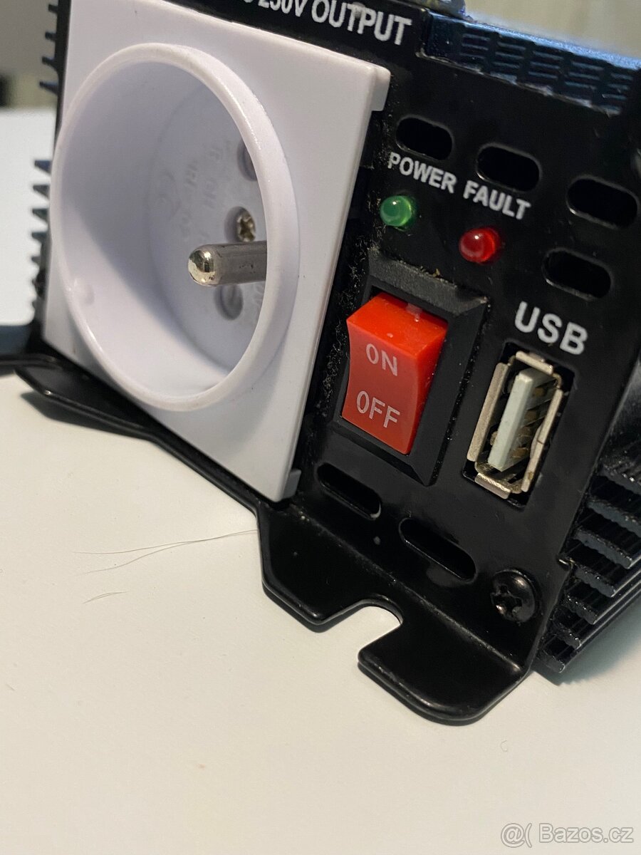 Měnič napětí 24V → 230V / 300W + USB - 2