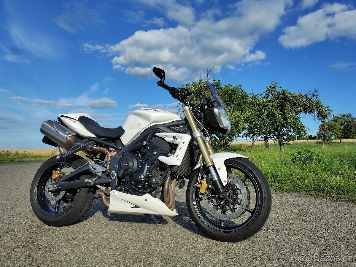 Triumph street triple - 2