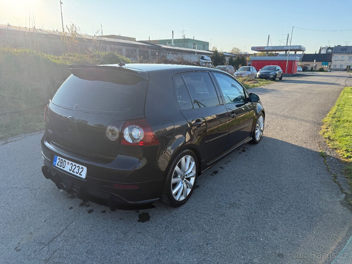 Vw golf 5 r32 - 2