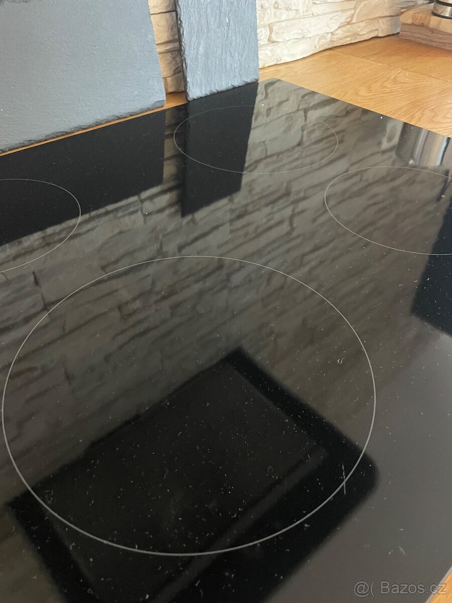 Varna deska Whirlpool ikea - 2