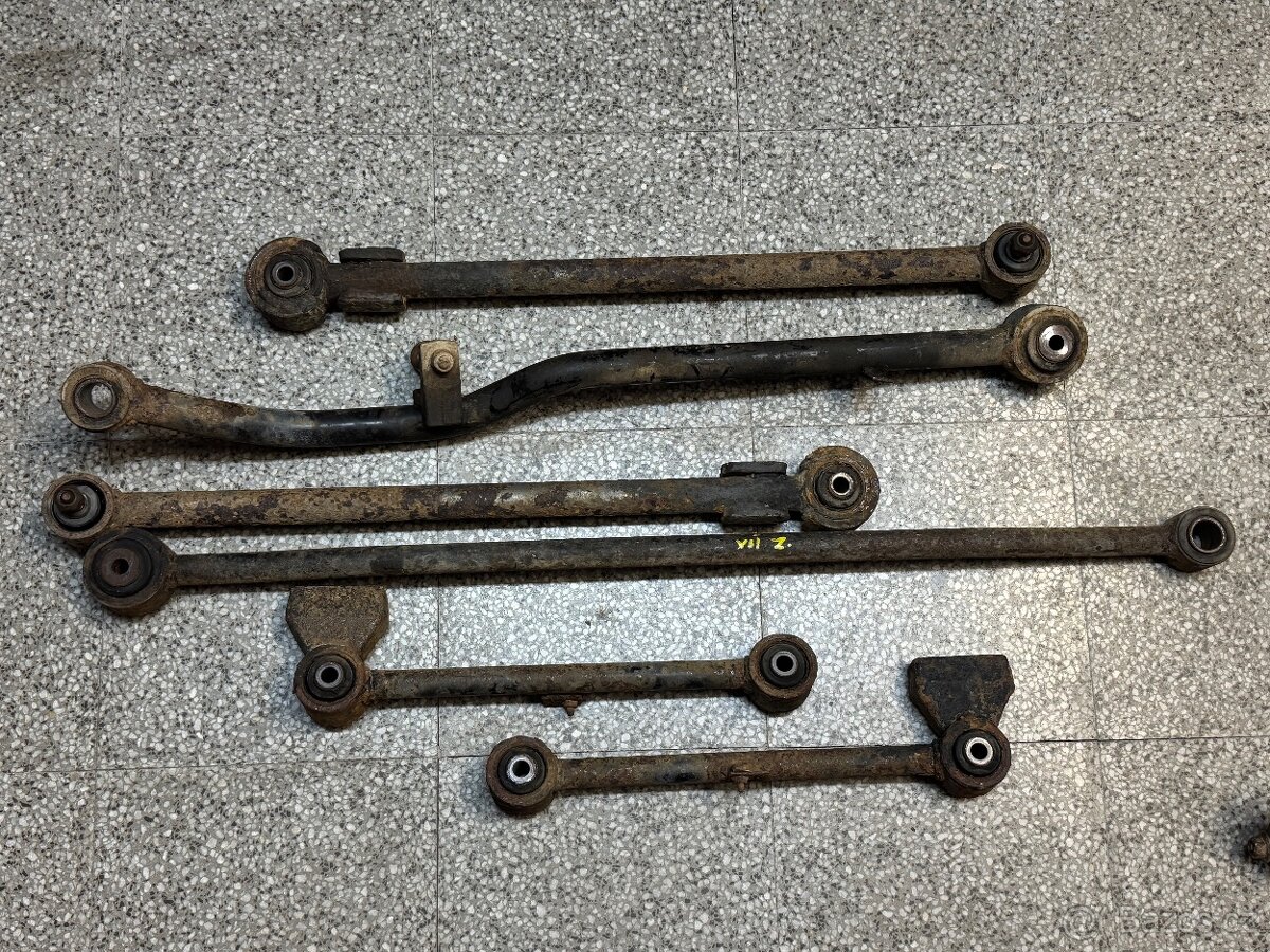 Přední a zadní náprava Nissan Patrol Y61 - 2