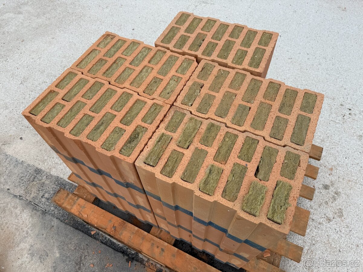 Cihla broušená soklová Porotherm 44 TBS zateplená - 2