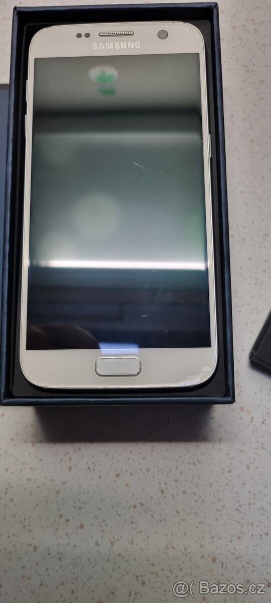 Prodám mobilní telefon Samsung Galaxy S7 v bílé barvě - 2
