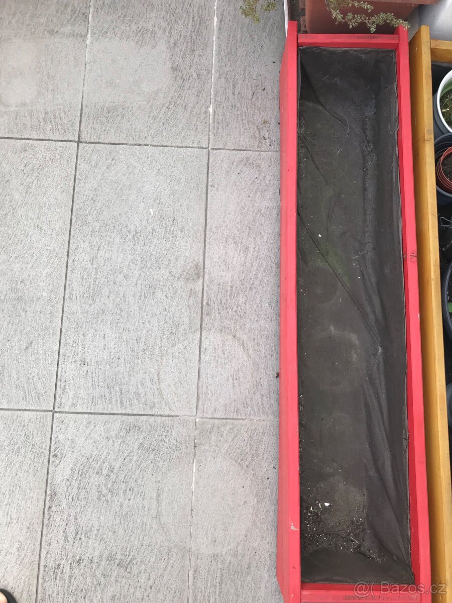 Truhlíky dřevěné květináče 3 ks velké - 2