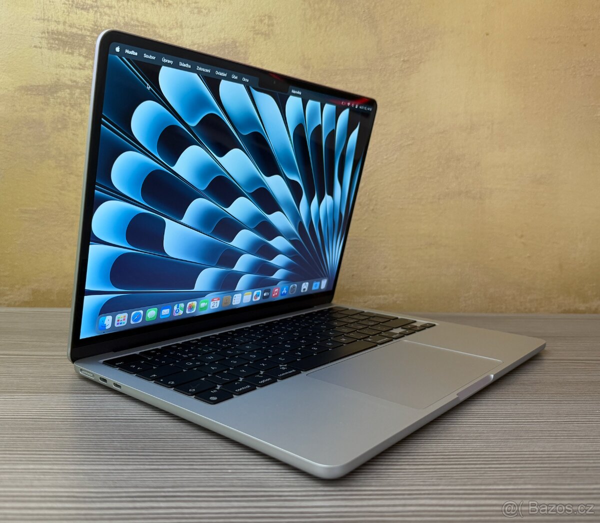 MacBook Air 13" 2024 M3 8GB 256GB stříbrná, 100% baterie - 2
