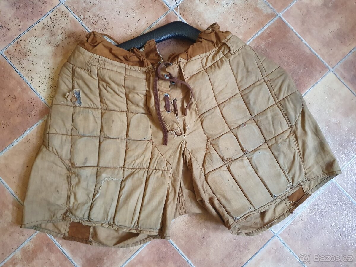 Stará hokejová výstroj - 2