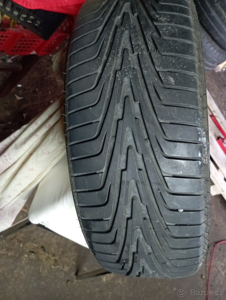 Pneu 205/55 R 17 - 2
