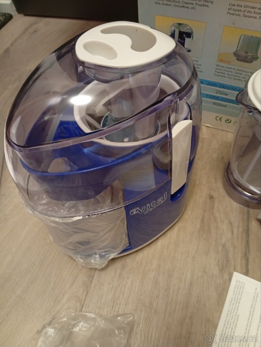 Kuchyňský robot Vital center 4 v 1 - 2