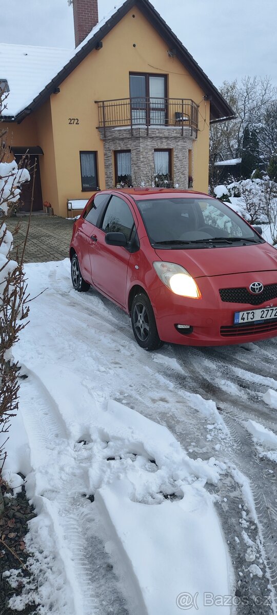 Toyota Yaris 1.0 vvt-i - 2