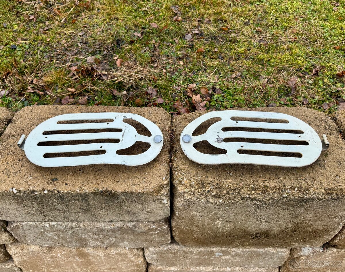 CZ 175 skútr prase riksa - boční kryty - 2