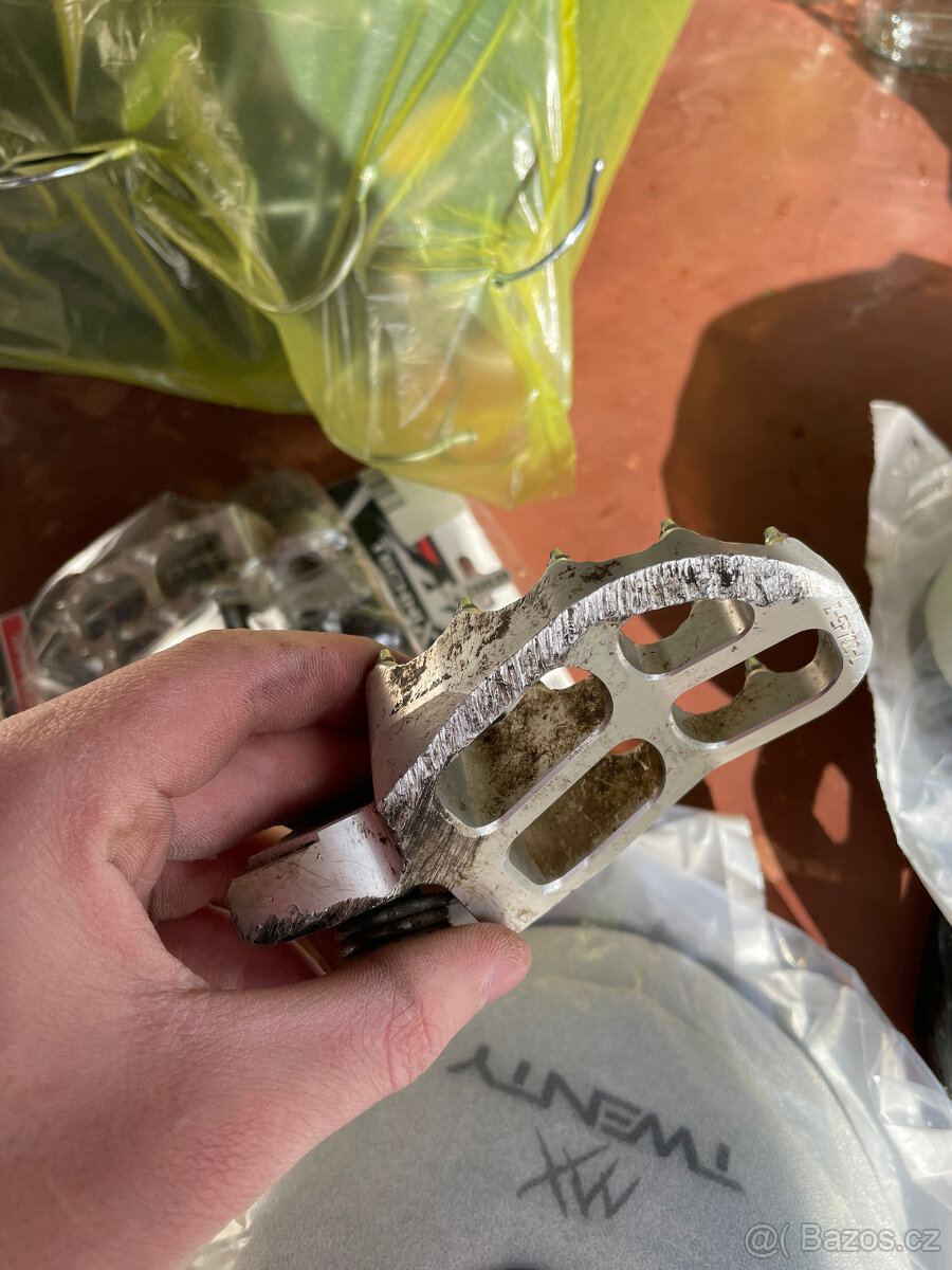 Věci na Beta 250 2018 - 2