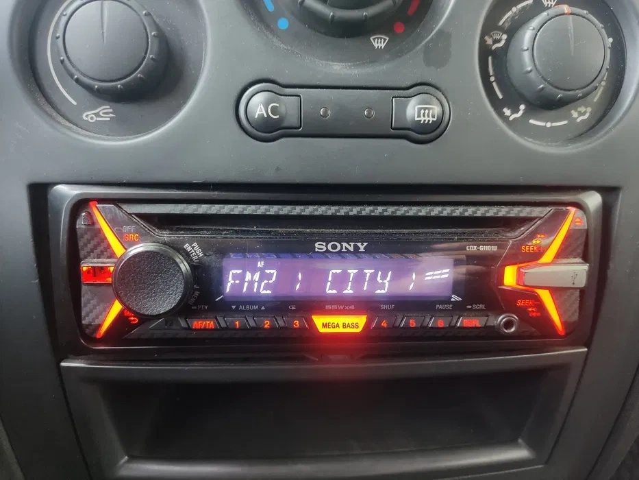 SONY CDX-GT1100U , USB , AUX , MP3 ,.CD... - 2