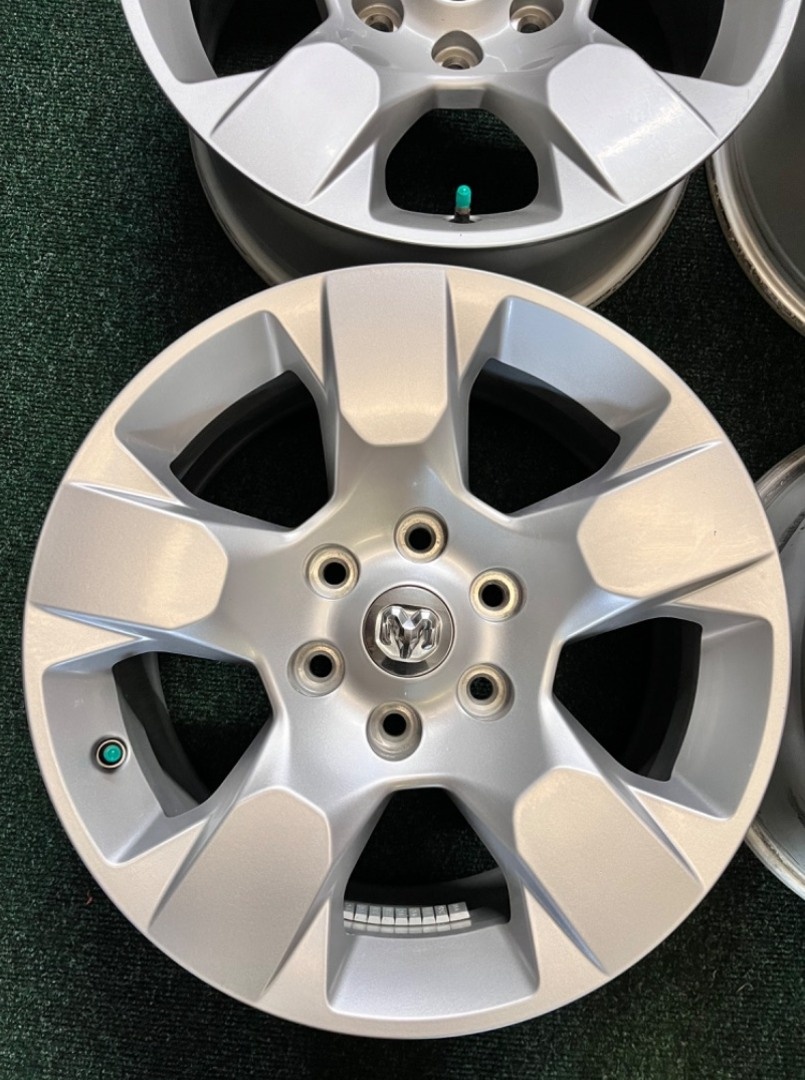 6x139.7 R18 Originál alu Dodge 5.Generace - 2