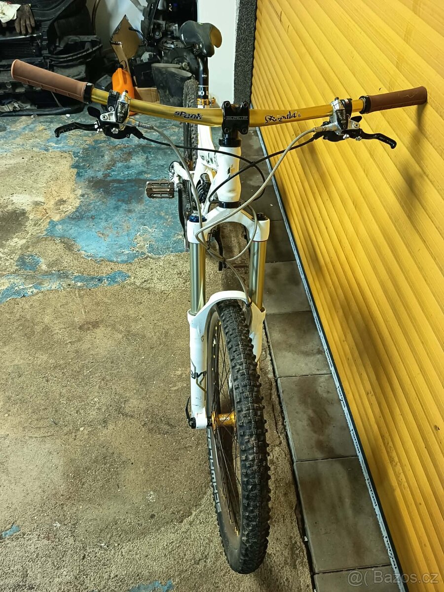 Prodám kolo SPECIALIZED SX TRIAL,velikost rámu M - 2