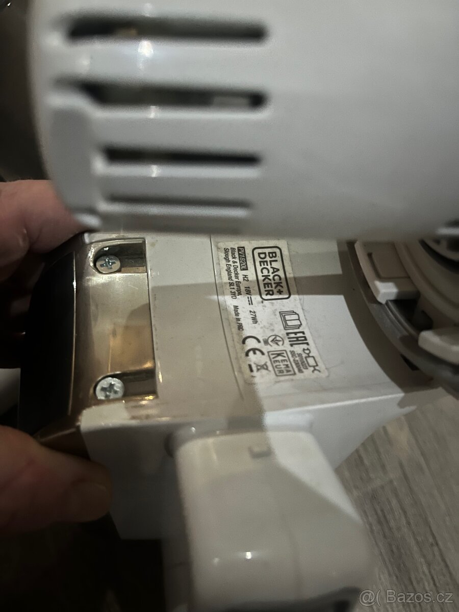 Rucni vysavac Black&Decker - 2