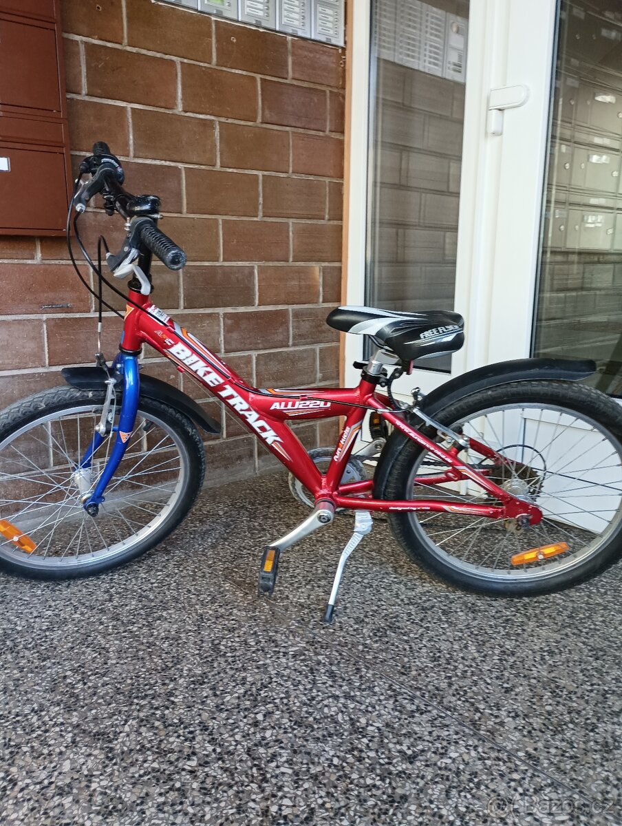 Dívčí kolo a přilba - 2