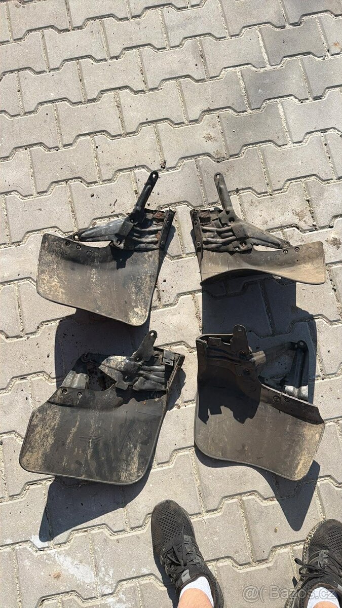 Zástěrky Nissan Patrol Y60 ORIGINÁL - 2