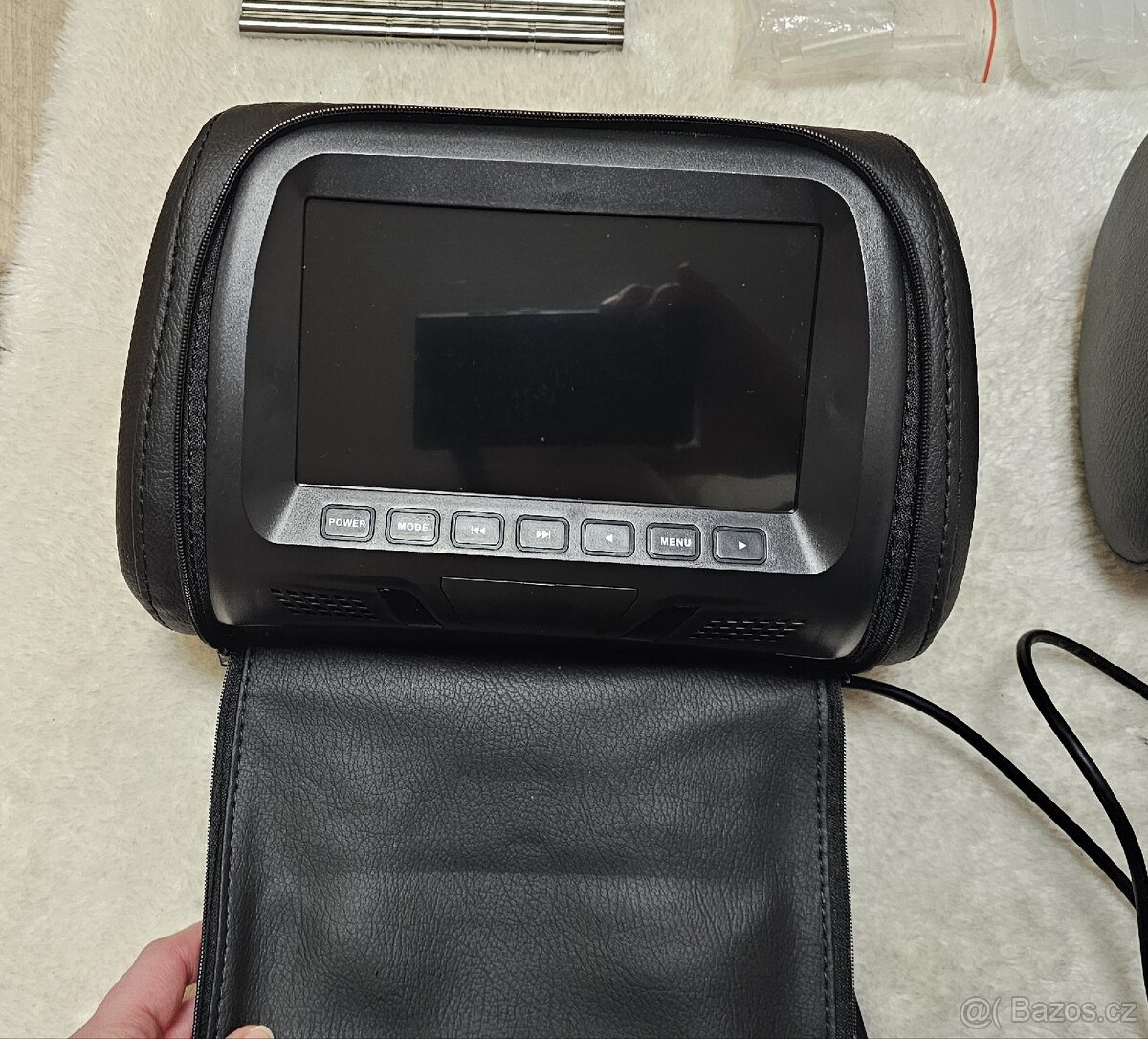 Opěrky hlavy do auta s LCD displejem - 2