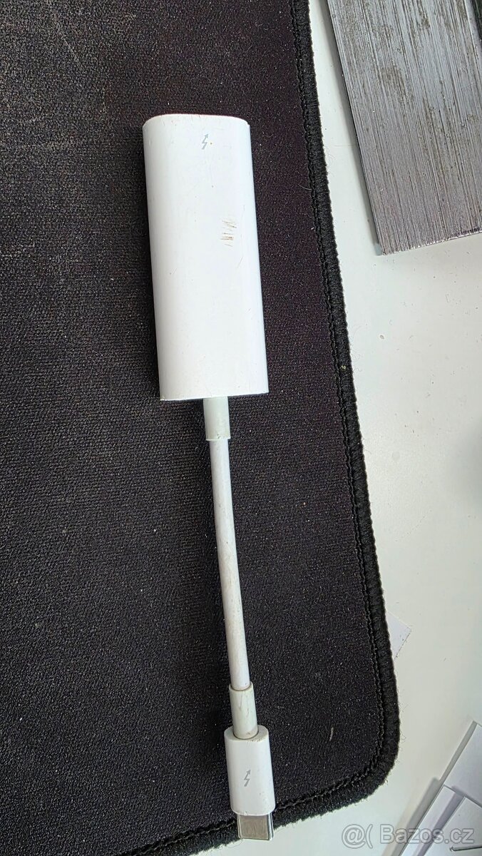 Apple Thunderbolt 3 (USB-C) to Thunderbolt 2 Adapter A1790 - 2