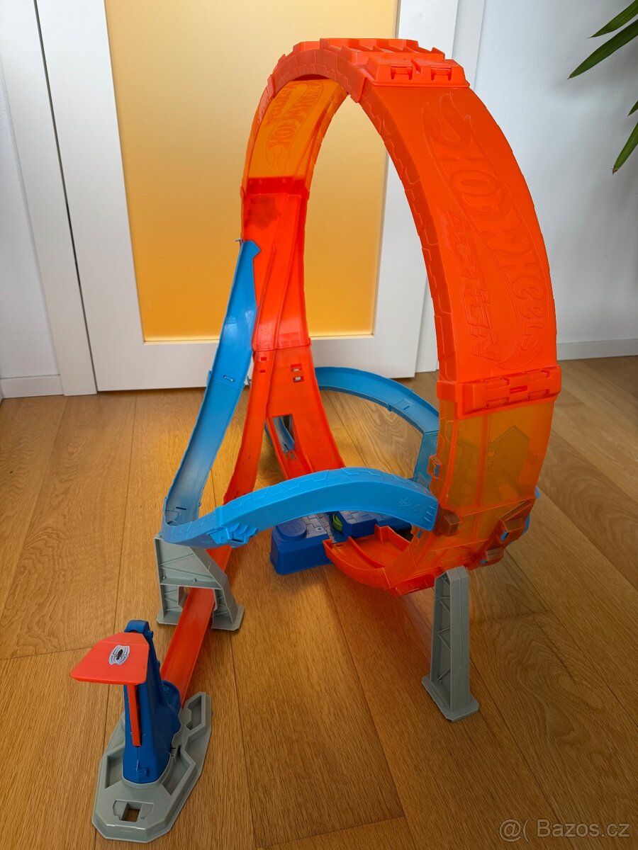 Hot Wheels Masivní smyčka - 2