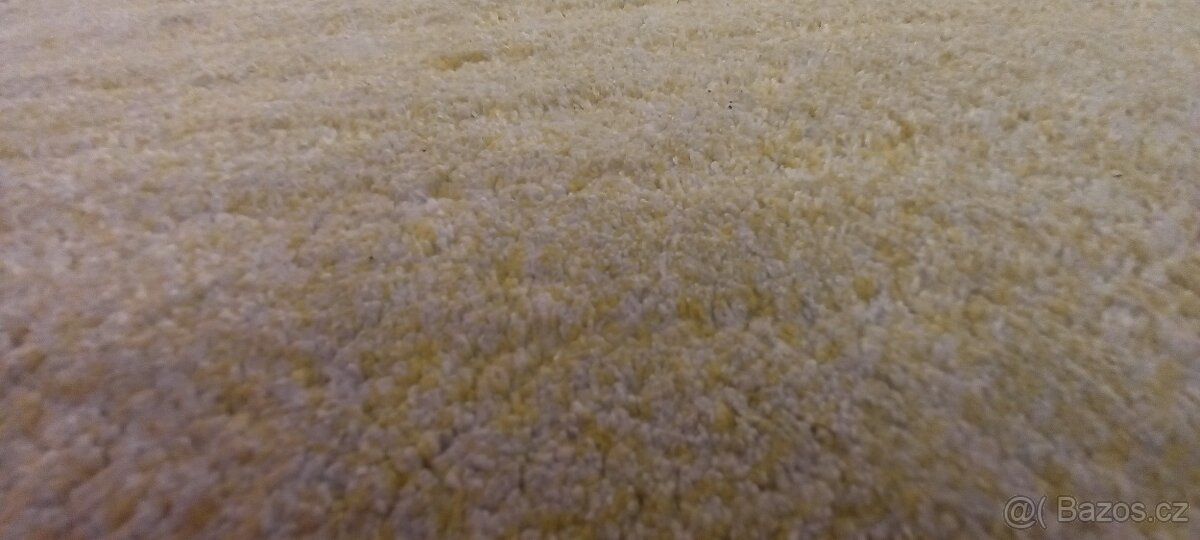 Kvalitní zelenkavy koberec 132 x 190 cm - 2