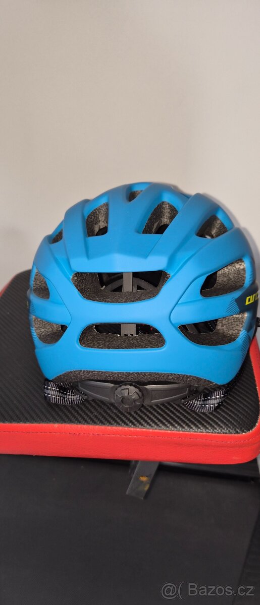 Cyklistická helma L + tachometr - 2