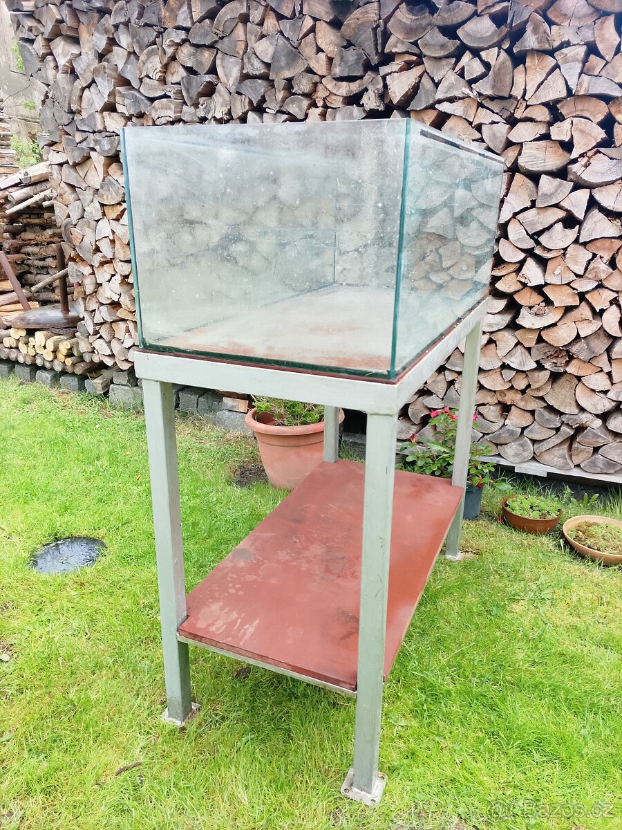 Akvárium 300 l s podstavcem - 2