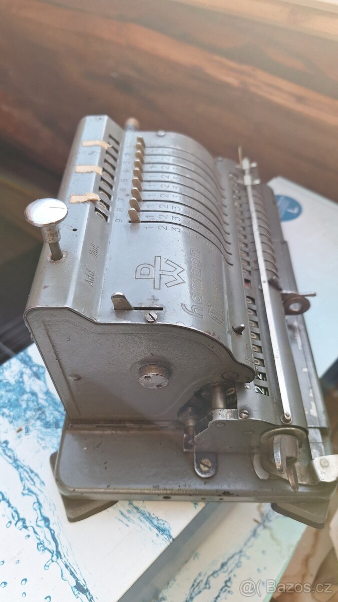 Prodám starý mechanický kalkulátor - 2